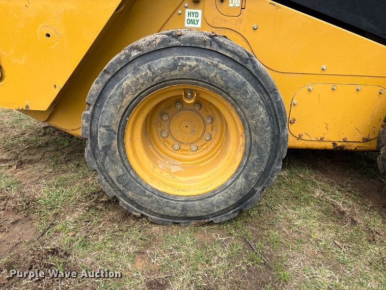 image for item EV2941 2019 Caterpillar 262D skid steer loader