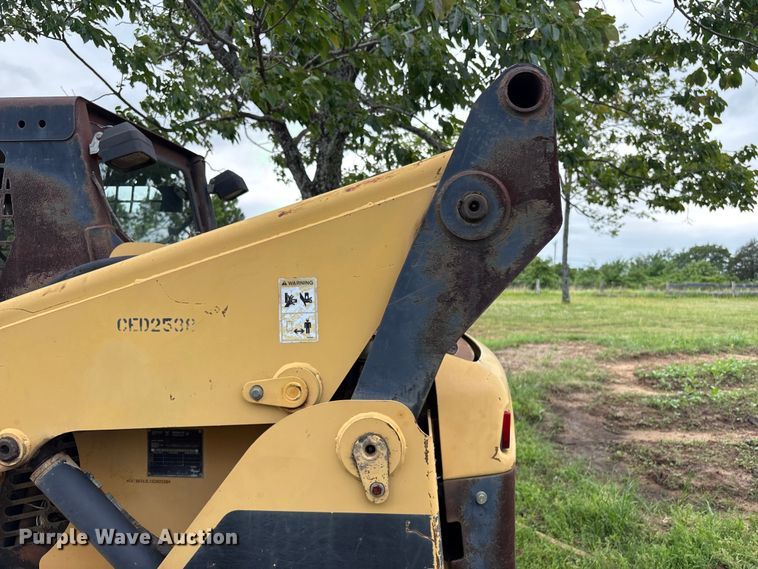 image for item EV2942 2003 Caterpillar 262 skid steer loader