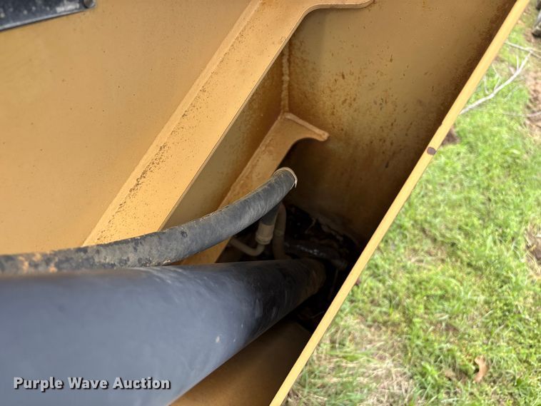 image for item EV2942 2003 Caterpillar 262 skid steer loader