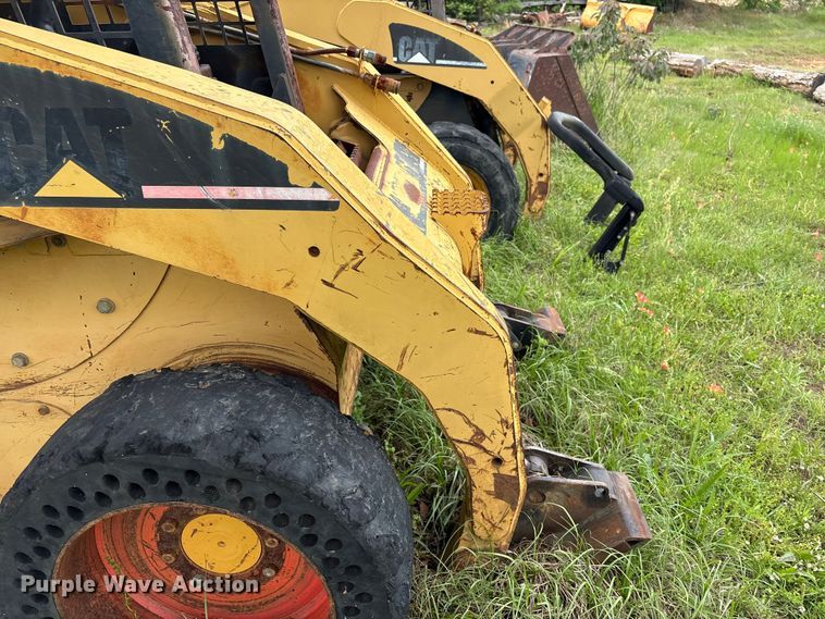 image for item EV2942 2003 Caterpillar 262 skid steer loader