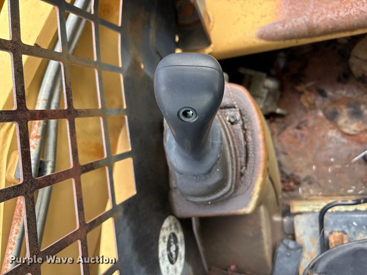 image for item EV2942 2003 Caterpillar 262 skid steer loader