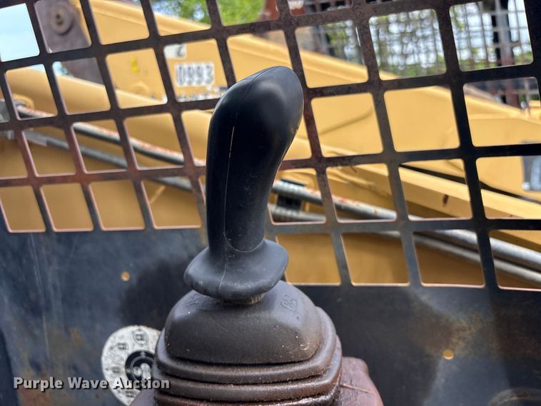 image for item EV2942 2003 Caterpillar 262 skid steer loader