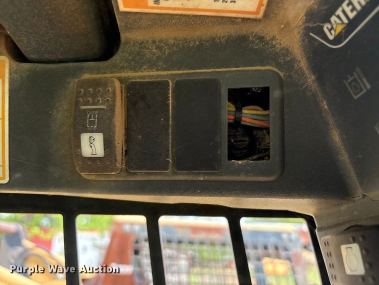 image for item EV2942 2003 Caterpillar 262 skid steer loader