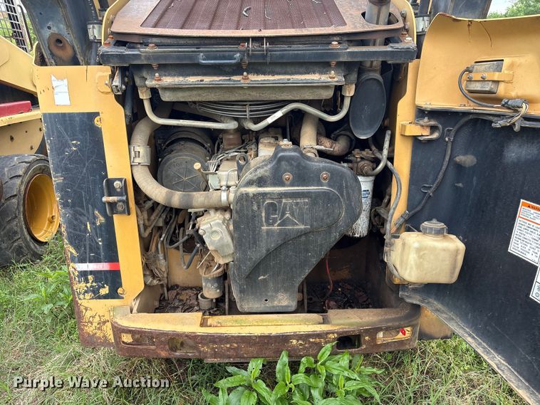 image for item EV2942 2003 Caterpillar 262 skid steer loader