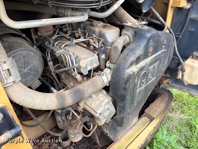 image for item EV2942 2003 Caterpillar 262 skid steer loader