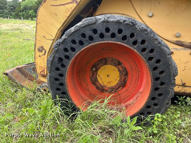 image for item EV2942 2003 Caterpillar 262 skid steer loader