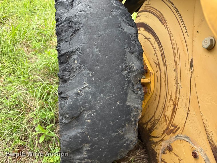 image for item EV2942 2003 Caterpillar 262 skid steer loader