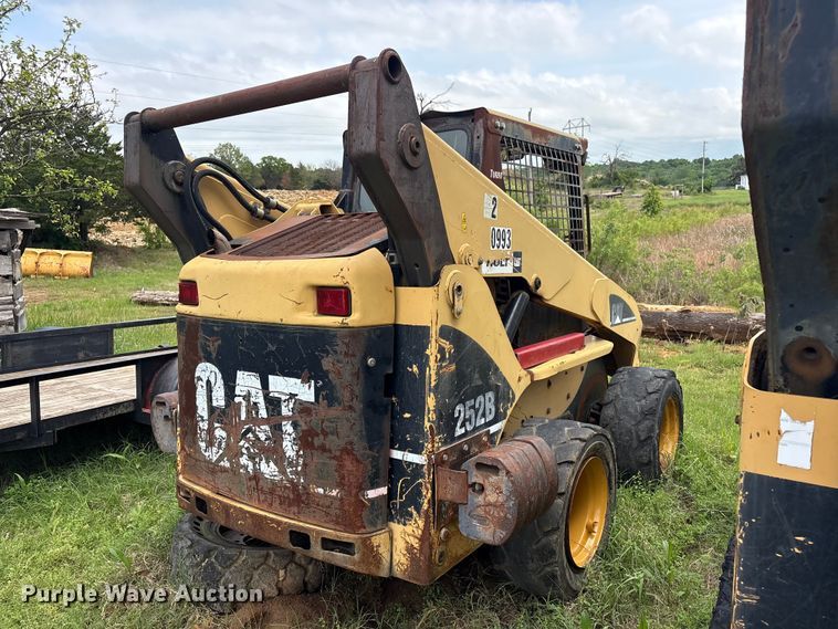 image for item EV2943 2005 Caterpillar 252B skid steer loader