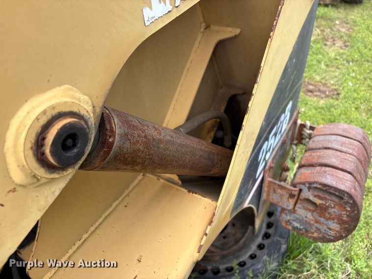 image for item EV2943 2005 Caterpillar 252B skid steer loader