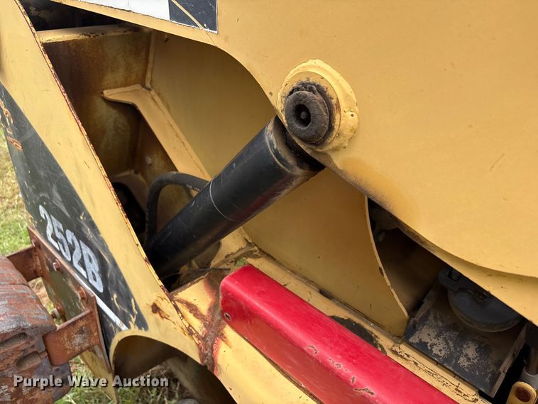 image for item EV2943 2005 Caterpillar 252B skid steer loader