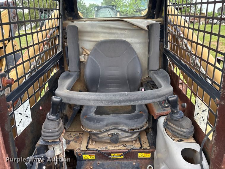 image for item EV2943 2005 Caterpillar 252B skid steer loader