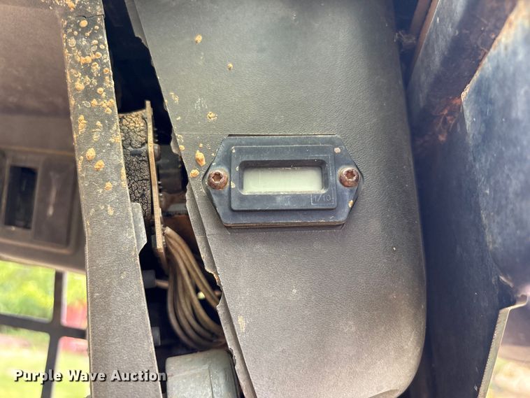 image for item EV2943 2005 Caterpillar 252B skid steer loader