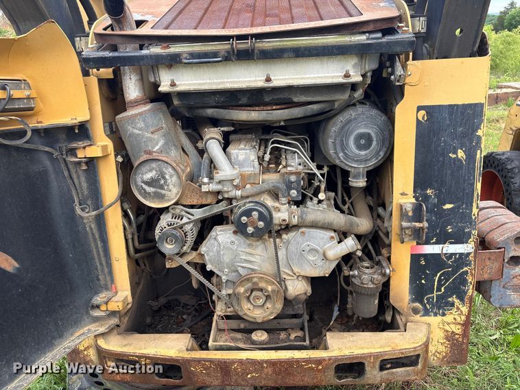 image for item EV2943 2005 Caterpillar 252B skid steer loader