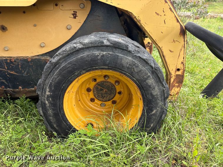 image for item EV2943 2005 Caterpillar 252B skid steer loader