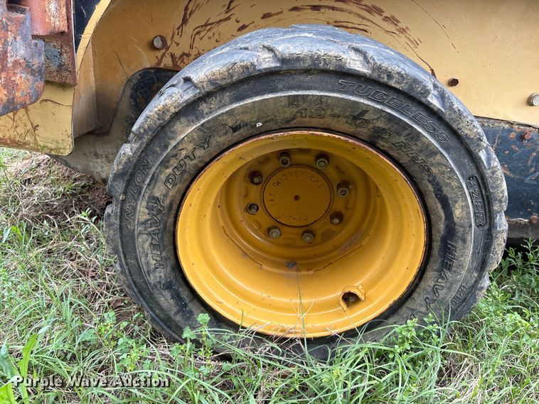 image for item EV2943 2005 Caterpillar 252B skid steer loader