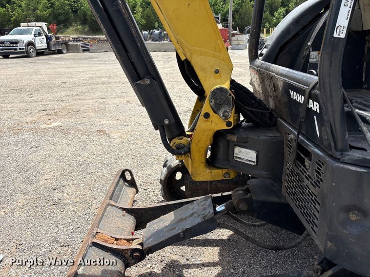 image for item EV2965 2016 Yanmar VIO25 mini excavator