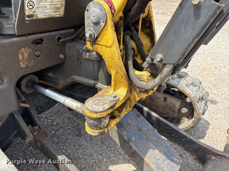 image for item EV2965 2016 Yanmar VIO25 mini excavator