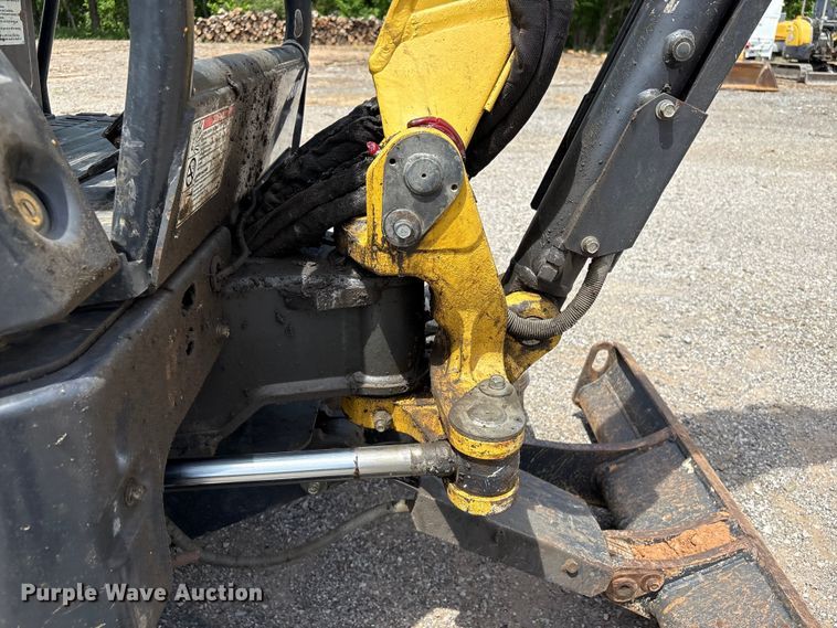 image for item EV2965 2016 Yanmar VIO25 mini excavator
