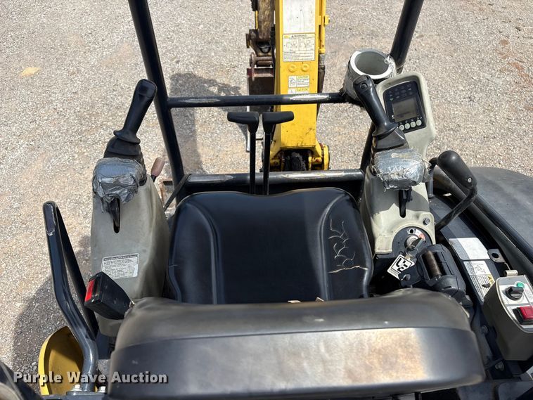 image for item EV2965 2016 Yanmar VIO25 mini excavator
