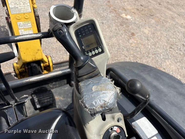 image for item EV2965 2016 Yanmar VIO25 mini excavator