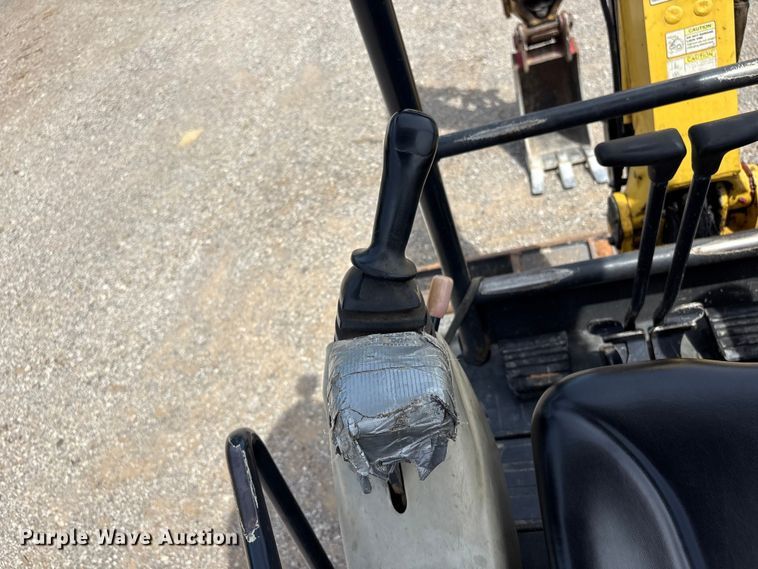 image for item EV2965 2016 Yanmar VIO25 mini excavator