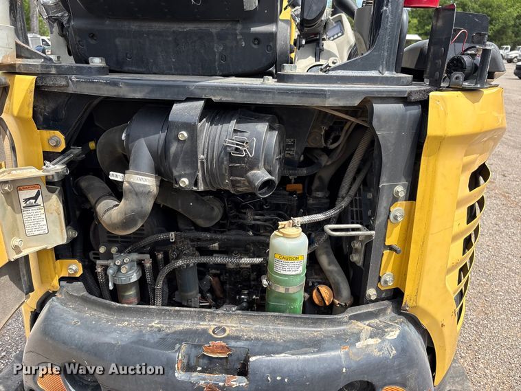 image for item EV2965 2016 Yanmar VIO25 mini excavator