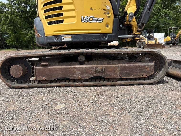 image for item EV2965 2016 Yanmar VIO25 mini excavator