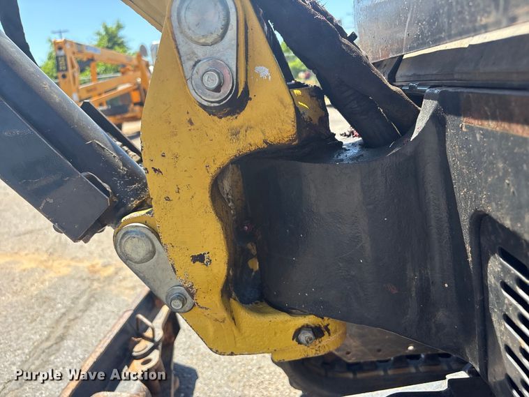 image for item EV2980 2018 Yanmar VIO17-A mini excavator