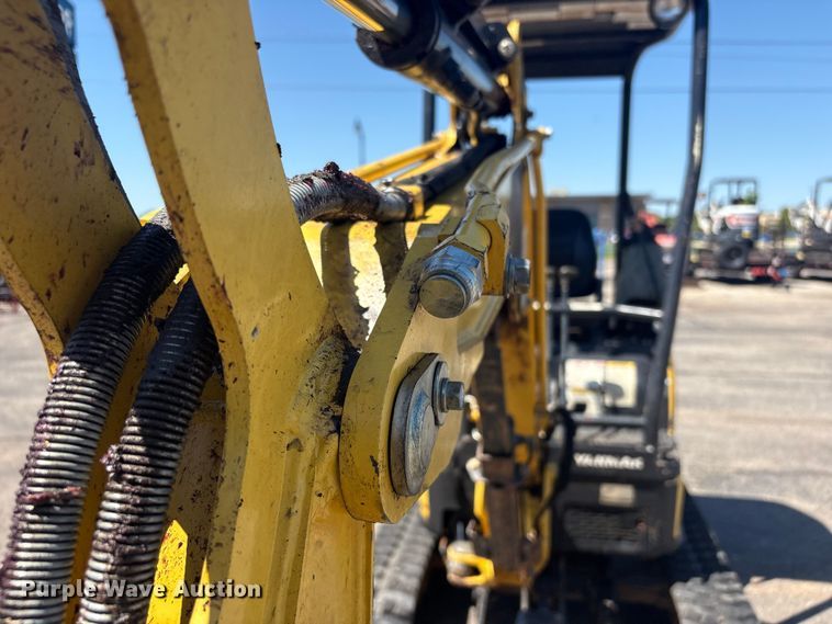 image for item EV2980 2018 Yanmar VIO17-A mini excavator