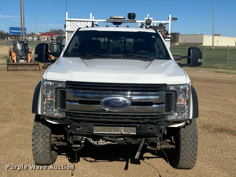 image for item EV5892 2017 Ford F550 Crew Cab utility / service truck