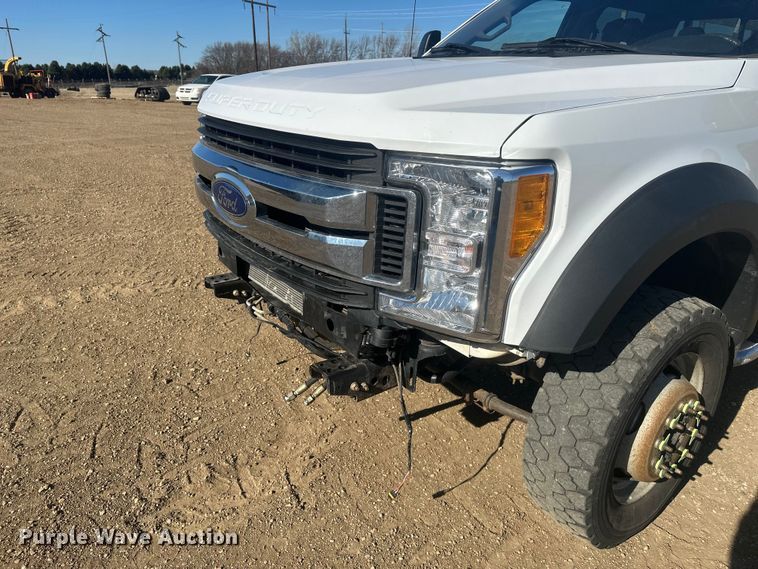 image for item EV5892 2017 Ford F550 Crew Cab utility / service truck