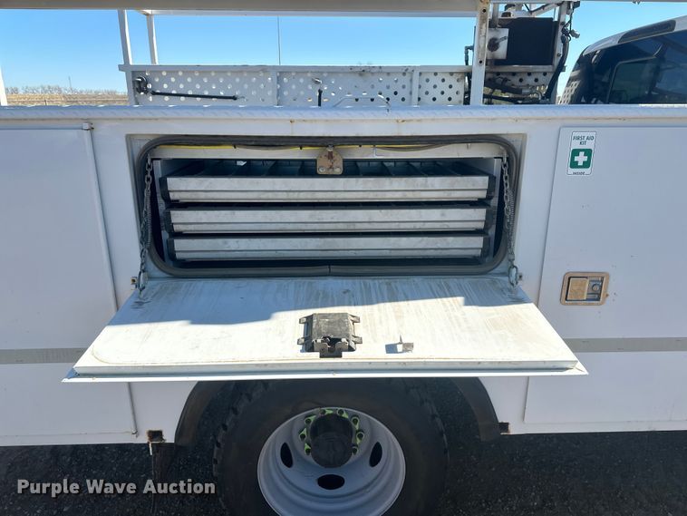 image for item EV5892 2017 Ford F550 Crew Cab utility / service truck