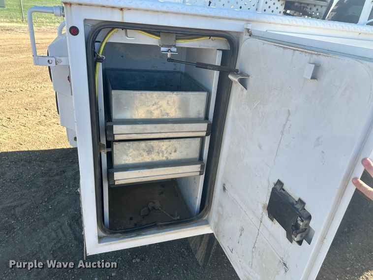 image for item EV5892 2017 Ford F550 Crew Cab utility / service truck