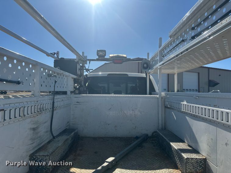 image for item EV5892 2017 Ford F550 Crew Cab utility / service truck