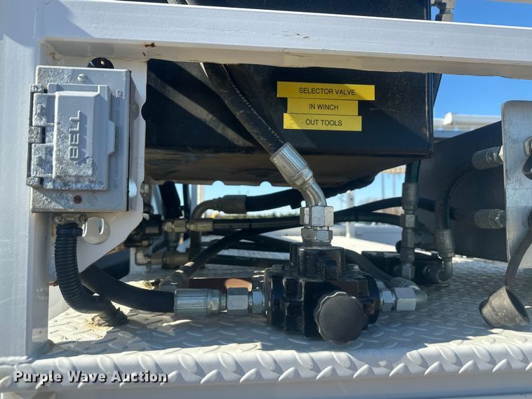 image for item EV5892 2017 Ford F550 Crew Cab utility / service truck