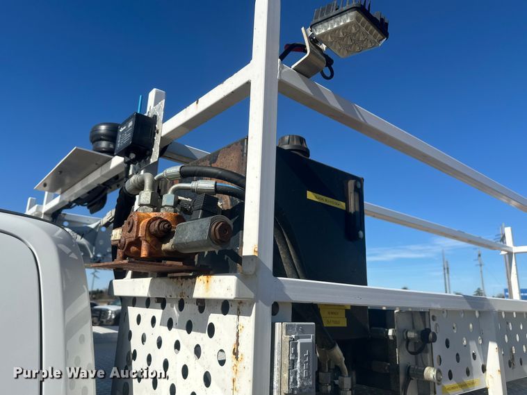 image for item EV5892 2017 Ford F550 Crew Cab utility / service truck