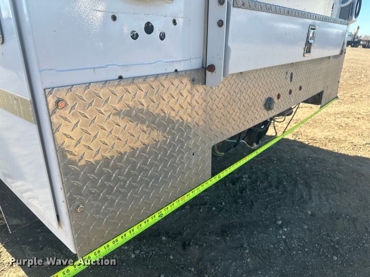 image for item EV5892 2017 Ford F550 Crew Cab utility / service truck