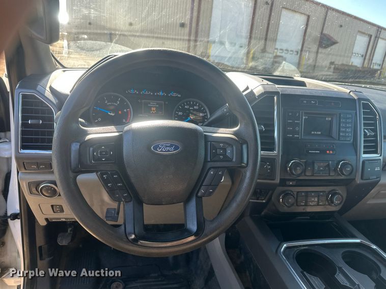 image for item EV5892 2017 Ford F550 Crew Cab utility / service truck