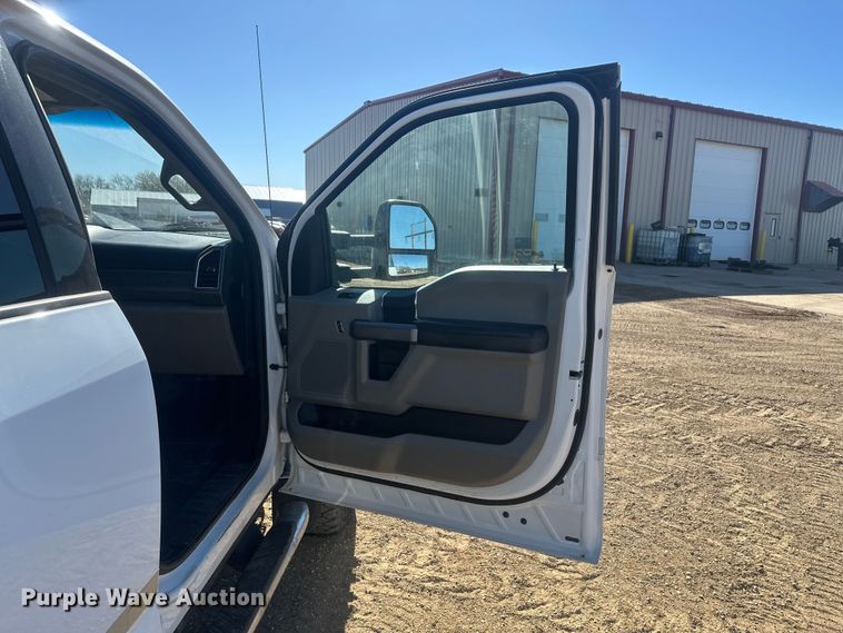 image for item EV5892 2017 Ford F550 Crew Cab utility / service truck