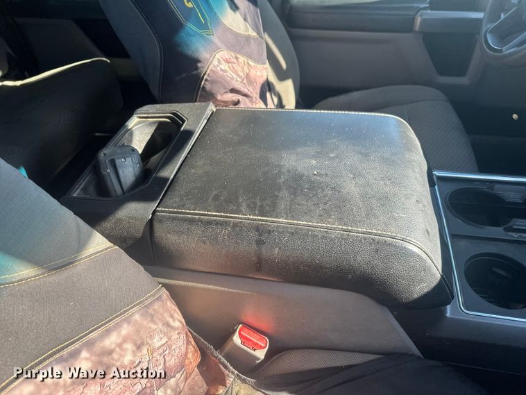 image for item EV5892 2017 Ford F550 Crew Cab utility / service truck