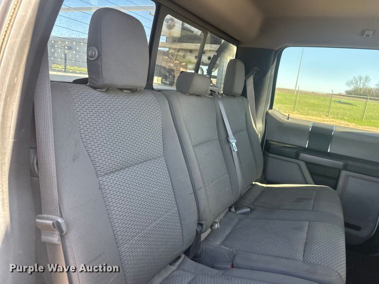 image for item EV5892 2017 Ford F550 Crew Cab utility / service truck