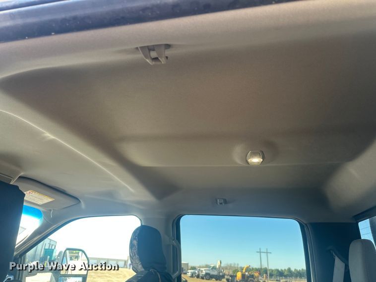 image for item EV5892 2017 Ford F550 Crew Cab utility / service truck