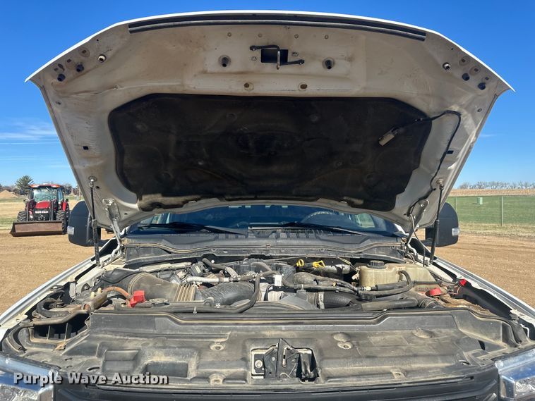 image for item EV5892 2017 Ford F550 Crew Cab utility / service truck