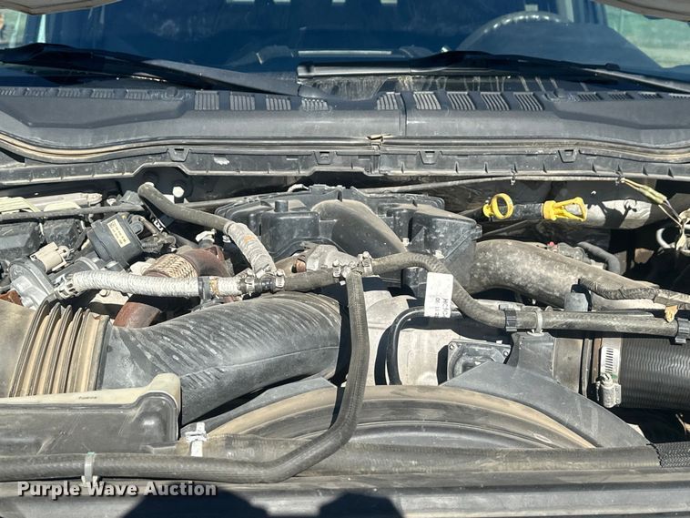 image for item EV5892 2017 Ford F550 Crew Cab utility / service truck