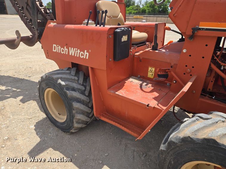 image for item EW0092 1996 Ditch Witch 5110DD trencher