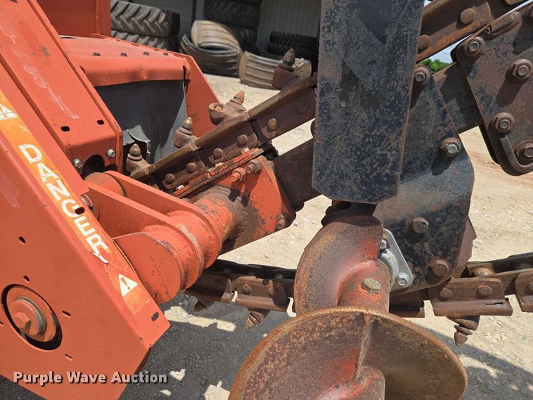 image for item EW0092 1996 Ditch Witch 5110DD trencher