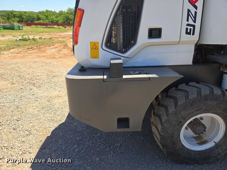 image for item EW0096 2024 HUAYA TL1500 wheel loader