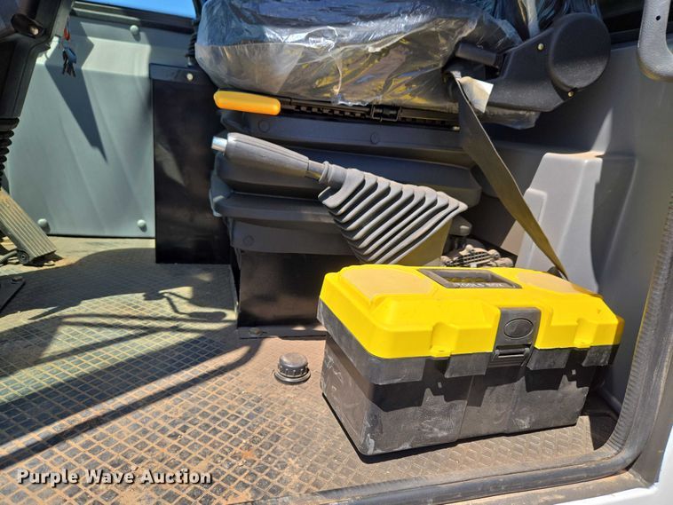 image for item EW0096 2024 HUAYA TL1500 wheel loader