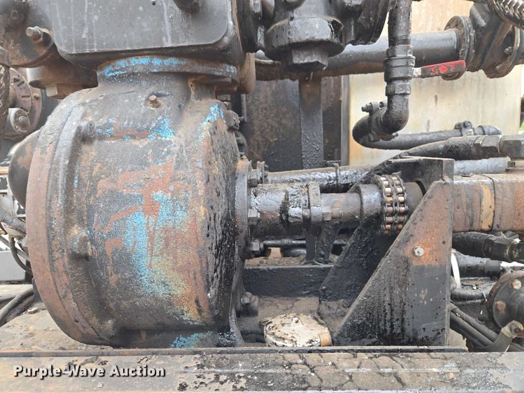image for item EW0100 2005 International 7300 oil distributor truck