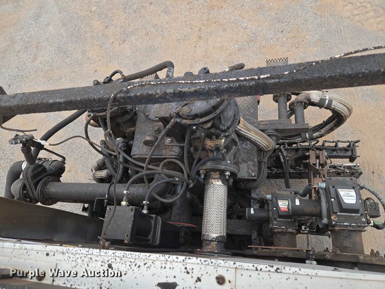 image for item EW0100 2005 International 7300 oil distributor truck